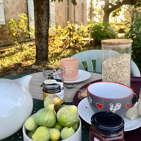 Petite Maison De Famille De Charme En Vallee Du Lot Guest house Ledat